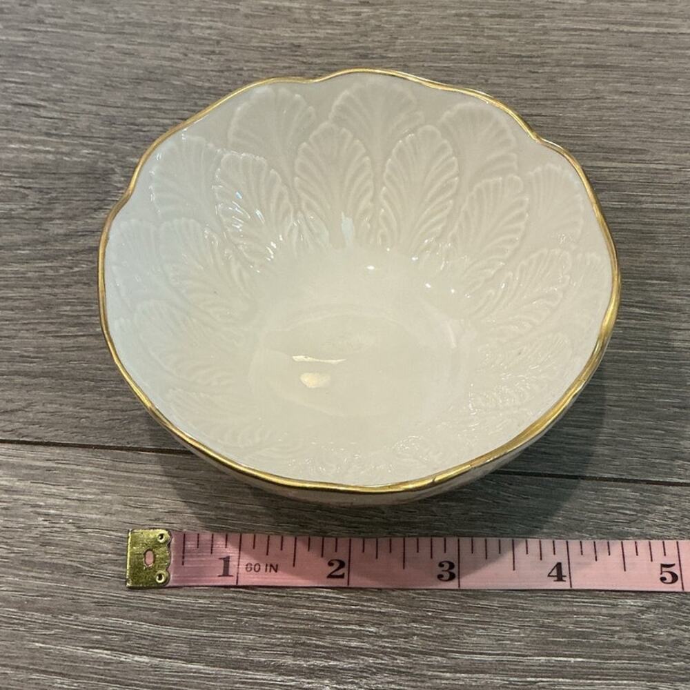 Lenox Greenfield Sylvan White 24K Gold Rim Ivory Bone China Embossed Leaf Print